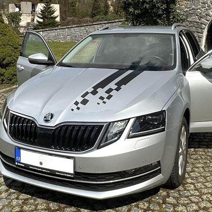 Obrázok z Samolepka na auto  -  pruhy prerušované čierne